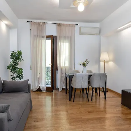 La Vie Est Belle - Garbatella 2 Apartment *