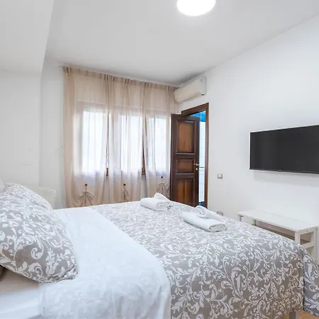 Appartement La Vie Est Belle - Garbatella 2 *
